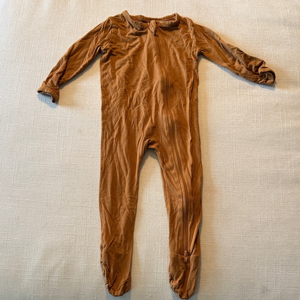 Kyte Baby Kids Brown One-Piece Footed Pajamas